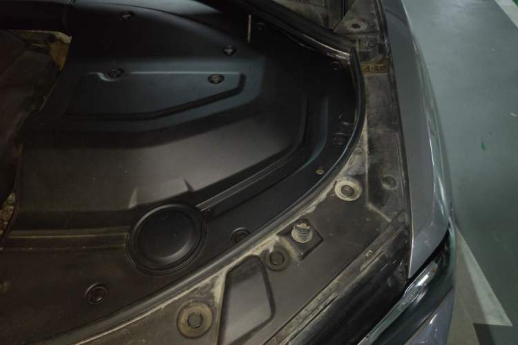 Used Wey VV7 2017 2.0T Flagship Model Engine Bay Left