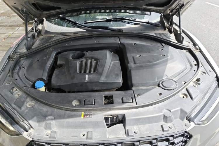 Used Wey VV7 2017 2.0T Flagship Model Engine Bay