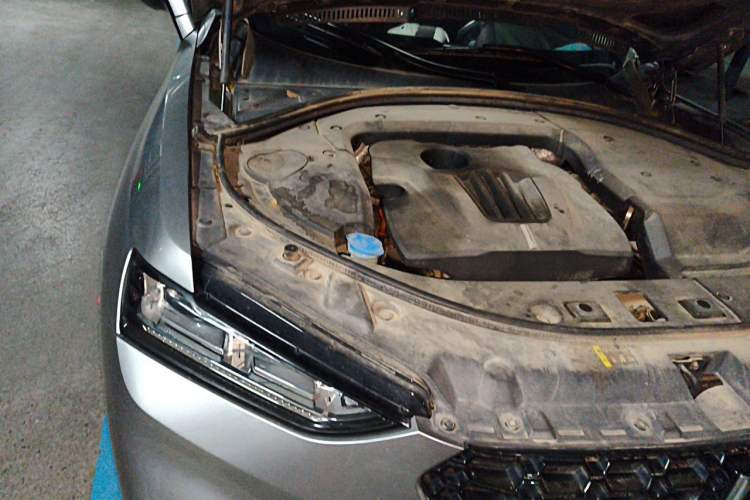 Used Wey VV7 2017 VV7c 2.0T Flagship Model Engine Bay Right