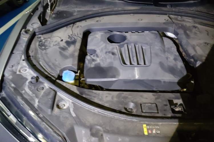 Used Wey VV7 2017 2.0T Flagship Model Engine Bay Right