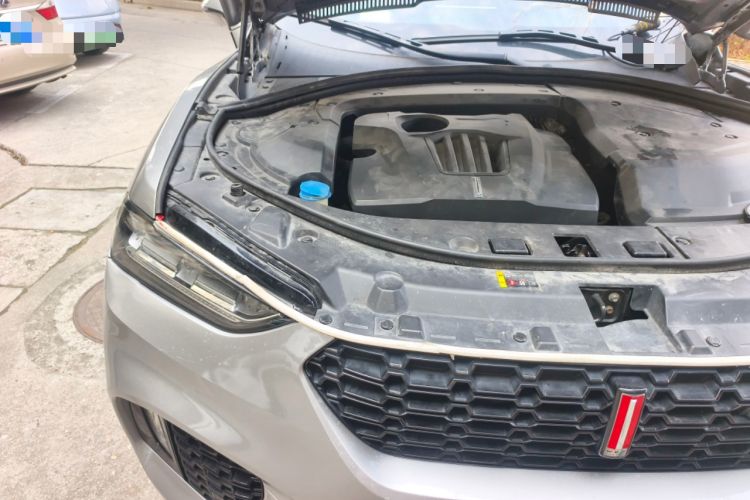 Used Wey VV7 2017 2.0T Ultra-Luxury Version Engine Bay Right