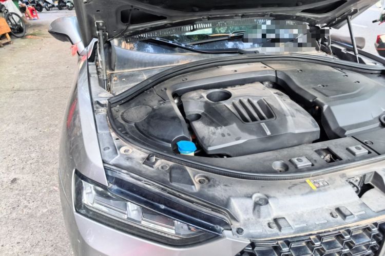 Used Wey VV7 2017 2.0T Flagship Model Engine Bay Right