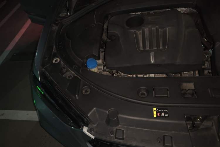 Used Wey VV7 2017 2.0T Flagship Model Engine Bay Right