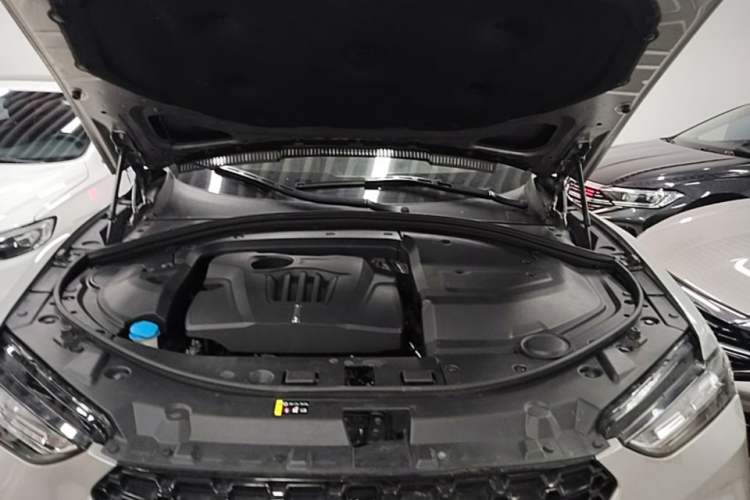 Used Wey VV7 2017 2.0T Flagship Model Engine Bay