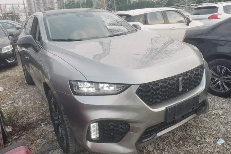 Used Wey VV7 2017 2.0T Flagship Model Front Right 45 Deg
