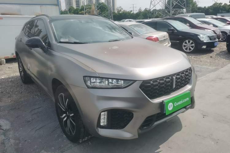 Used Wey VV7 2017 2.0T Flagship Model Front Right 45 Deg