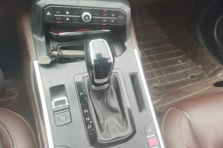 Used Wey VV7 2017 2.0T Flagship Model Gear Lever
