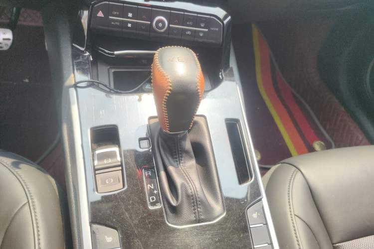 Used Wey VV7 2017 2.0T Luxury Model Gear Lever