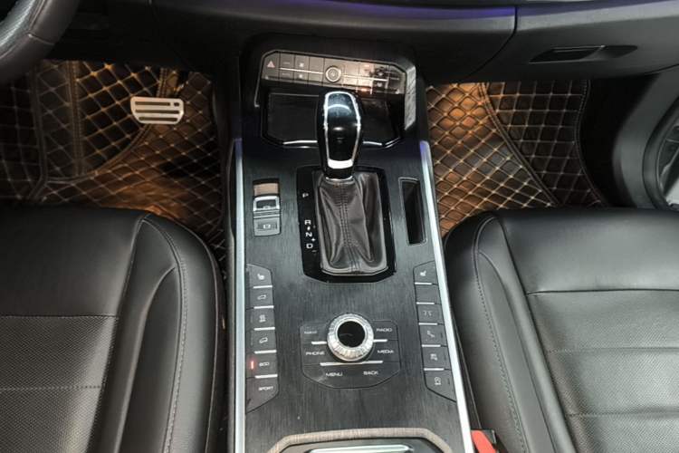 Used Wey VV7 2017 2.0T Flagship Model Gear Lever