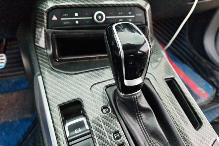 Used Wey VV7 2017 2.0T Ultra-Luxury Version Gear Lever