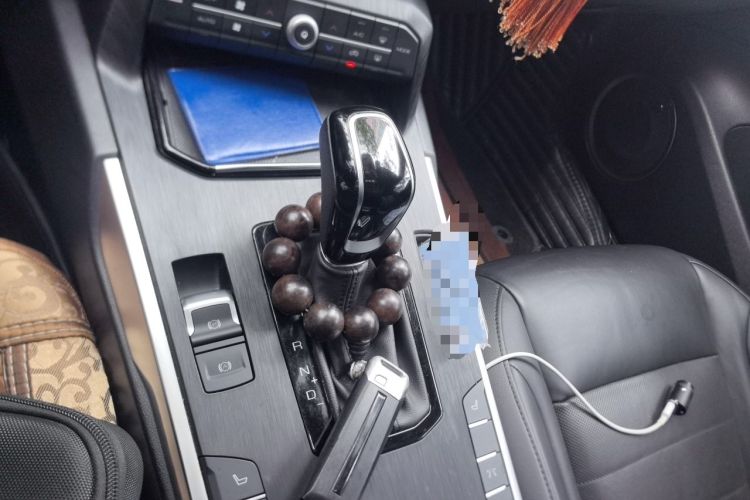 Used Wey VV7 2017 2.0T Ultra-Luxury Version Gear Lever
