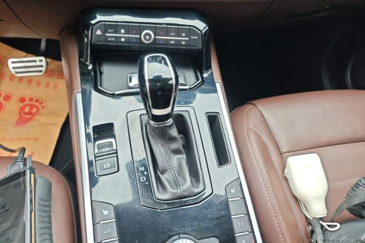 Used Wey VV7 2017 2.0T Flagship Model Gear Lever