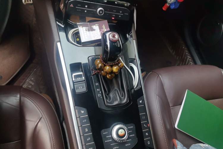 Used Wey VV7 2017 2.0T Flagship Model Gear Lever