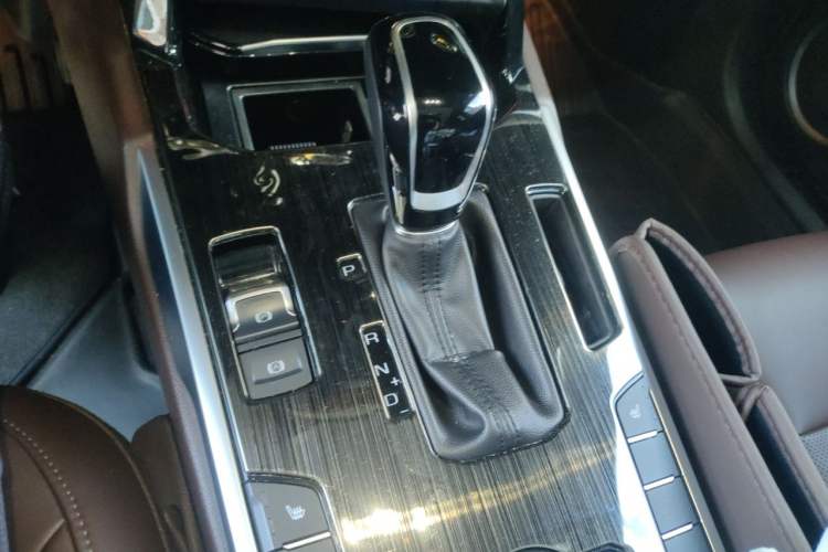 Used Wey VV7 2017 2.0T Ultra-Luxury Version Gear Lever