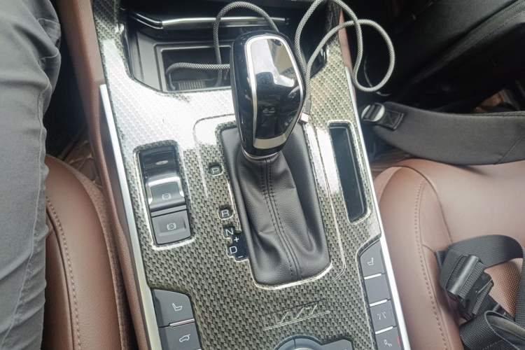 Used Wey VV7 2017 2.0T Flagship Model Gear Lever