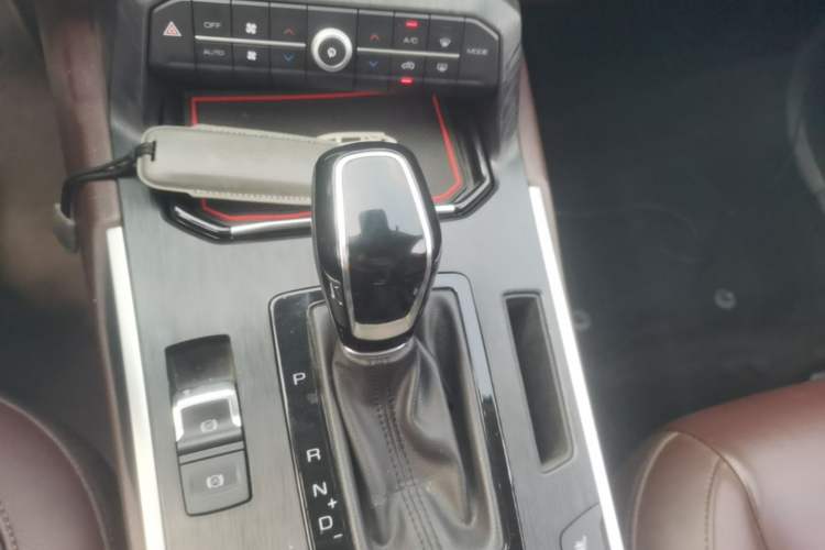 Used Wey VV7 2017 2.0T Flagship Model Gear Lever
