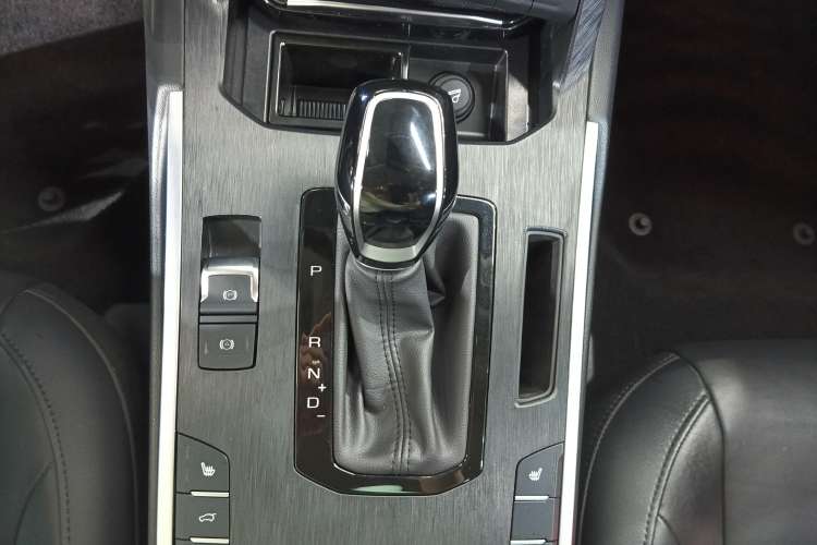 Used Wey VV7 2017 2.0T Flagship Model Gear Lever