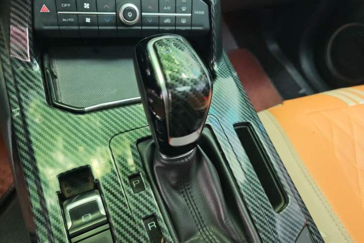Used Wey VV7 2017 2.0T Flagship Model Gear Lever