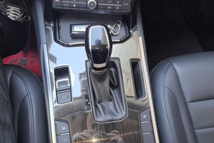 Used Wey VV7 2017 2.0T Ultra-Luxury Version Gear Lever