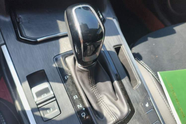 Used Wey VV7 2017 2.0T Flagship Model Gear Lever