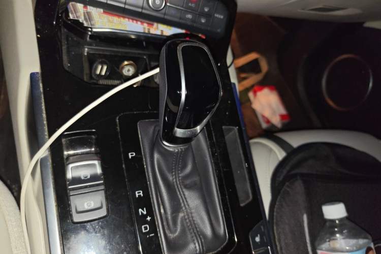 Used Wey VV7 2017 2.0T Flagship Model Gear Lever