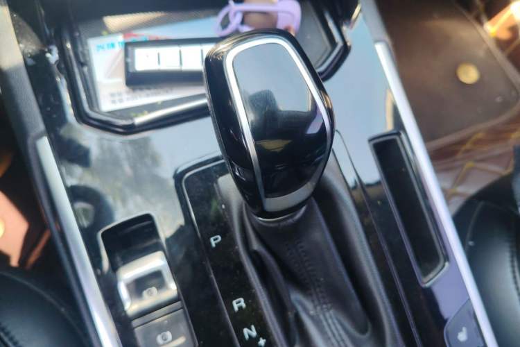 Used Wey VV7 2017 2.0T Ultra-Luxury Version Gear Lever