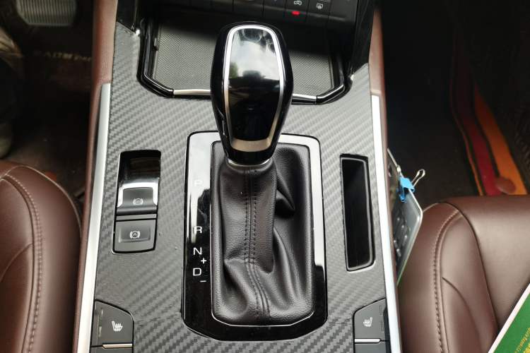 Used Wey VV7 2017 2.0T Ultra-Luxury Version Gear Lever