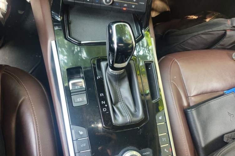 Used Wey VV7 2017 2.0T Flagship Model Gear Lever