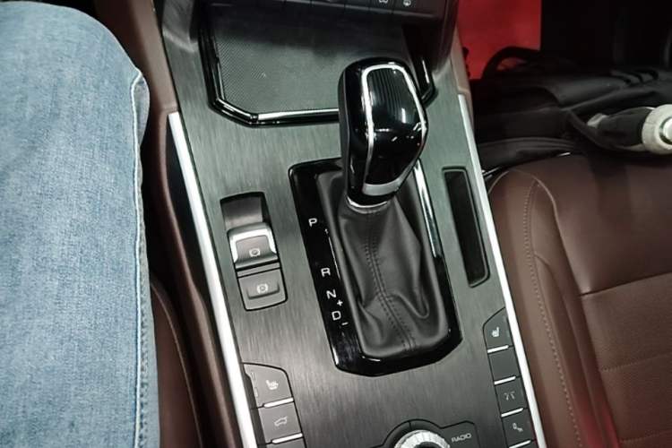 Used Wey VV7 2017 2.0T Flagship Model Gear Lever