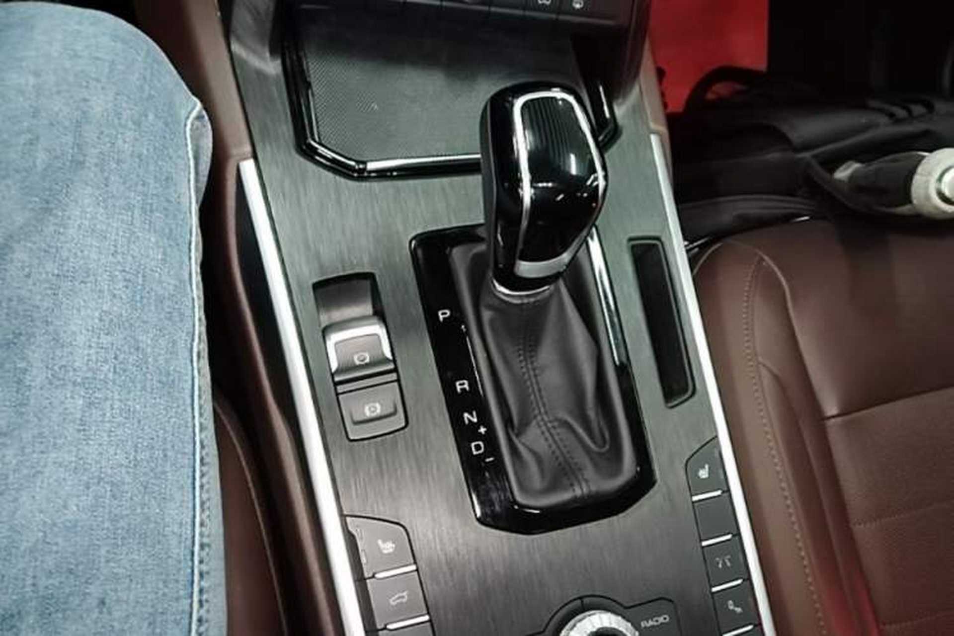 Used Wey VV7 2017 2.0T Flagship Model Gear Lever