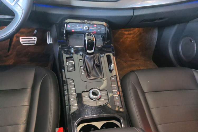 Used Wey VV7 2017 2.0T Flagship Model Gear Lever