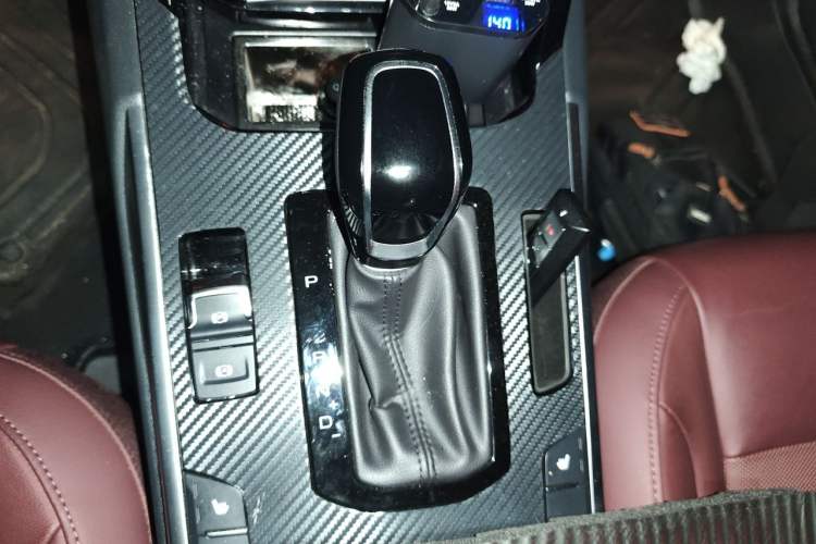 Used Wey VV7 2017 2.0T Flagship Model Gear Lever