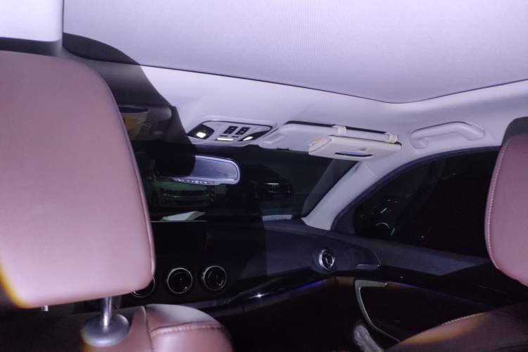 Used Wey VV7 2017 2.0T Ultra-Luxury Version Headliner