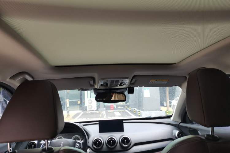 Used Wey VV7 2017 2.0T Ultra-Luxury Version Headliner