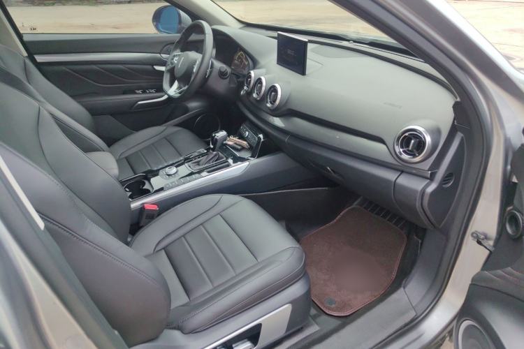 Used Wey VV7 2017 2.0T Luxury Model Interior 10