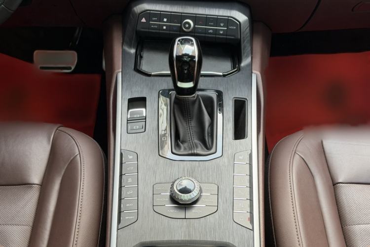 Used Wey VV7 2017 2.0T Flagship Model Interior 10