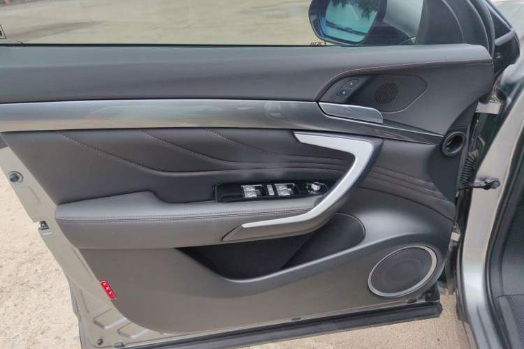 Used Wey VV7 2017 2.0T Luxury Model Interior 2