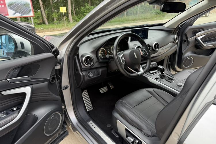 Used Wey VV7 2017 VV7c 2.0T Flagship Model Interior 2
