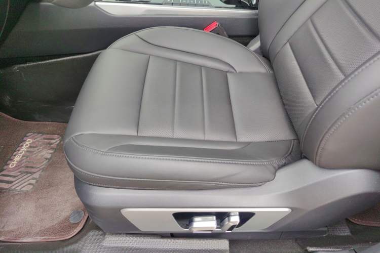 Used Wey VV7 2017 2.0T Luxury Model Interior 3