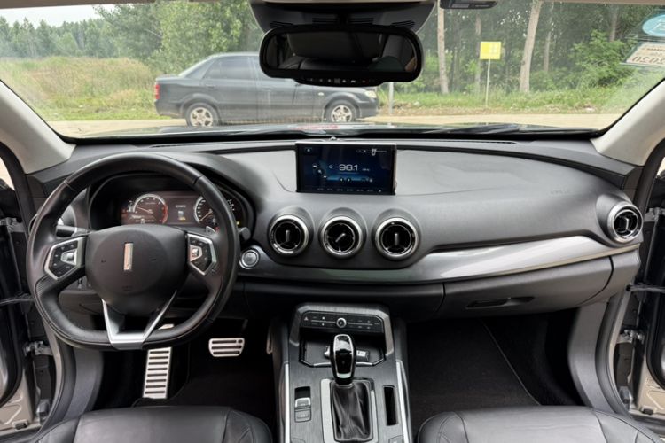 Used Wey VV7 2017 VV7c 2.0T Flagship Model Interior 3