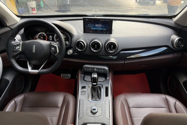 Used Wey VV7 2017 2.0T Flagship Model Interior 4