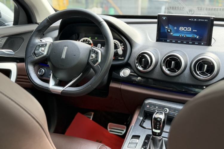 Used Wey VV7 2017 2.0T Flagship Model Interior 5