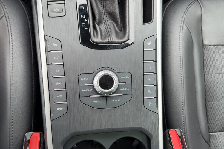 Used Wey VV7 2017 VV7c 2.0T Flagship Model Interior 5
