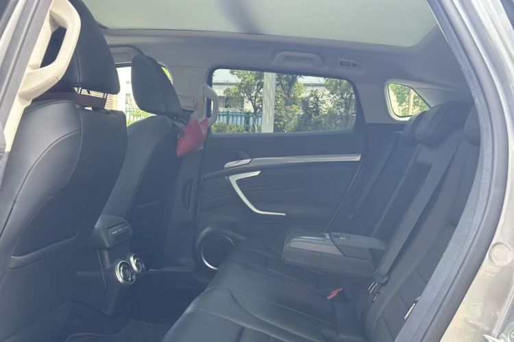 Used Wey VV7 2017 2.0T Flagship Model Interior 5
