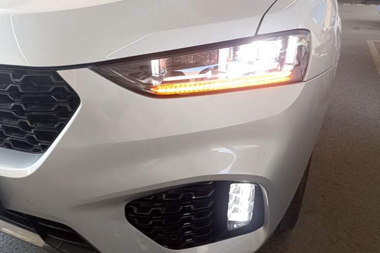 Used Wey VV7 2017 2.0T Flagship Model Left Front Headlight