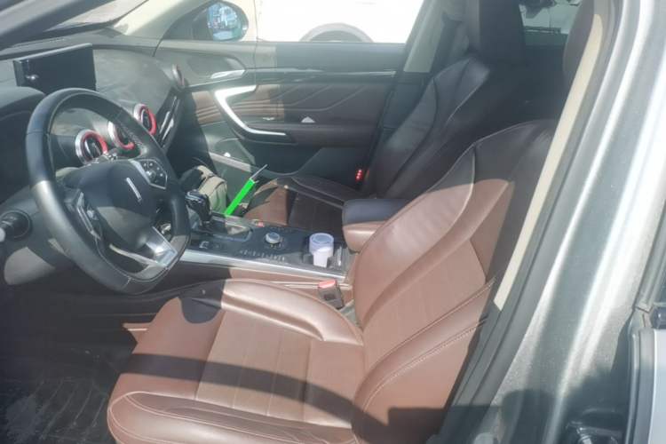 Used Wey VV7 2017 2.0T Flagship Model Left Front Seat