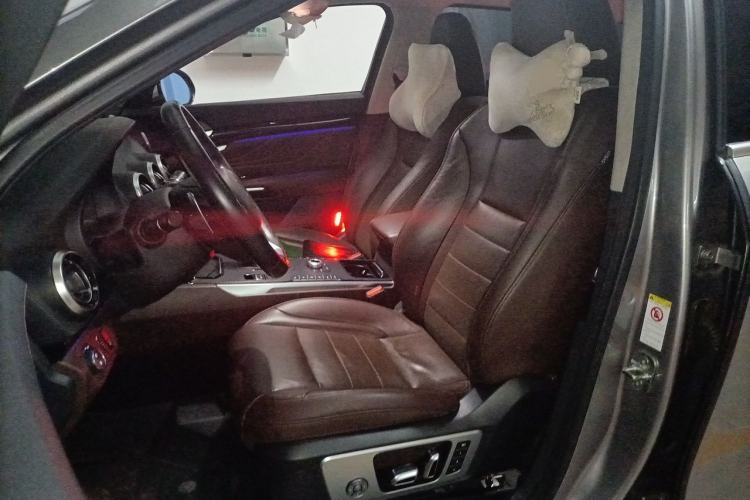 Used Wey VV7 2017 2.0T Flagship Model Left Front Seat