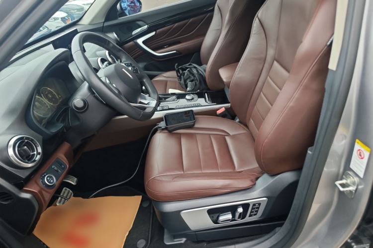 Used Wey VV7 2017 2.0T Flagship Model Left Front Seat
