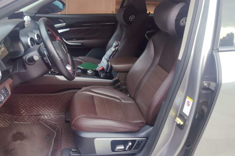 Used Wey VV7 2017 2.0T Flagship Model Left Front Seat