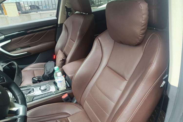 Used Wey VV7 2017 2.0T Flagship Model Left Front Seat